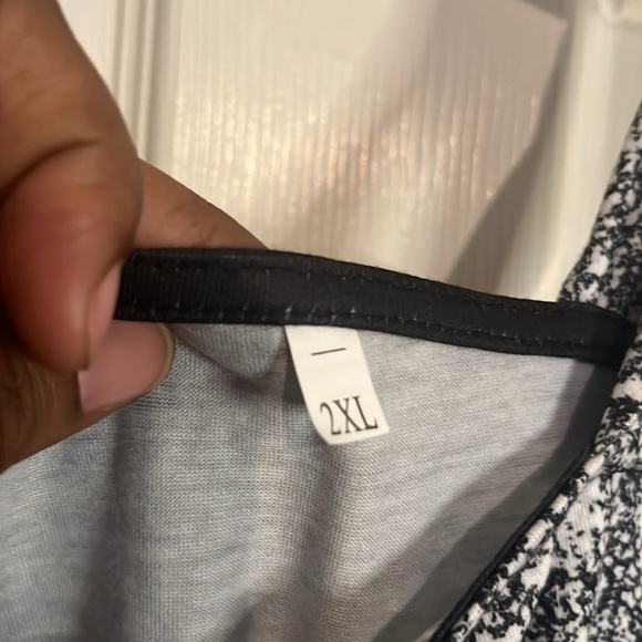 Fashion Printing Mesh Bell Long Sleeve Off Shoulder 2X( Fit more like XL/1X) - Picture 3 of 3